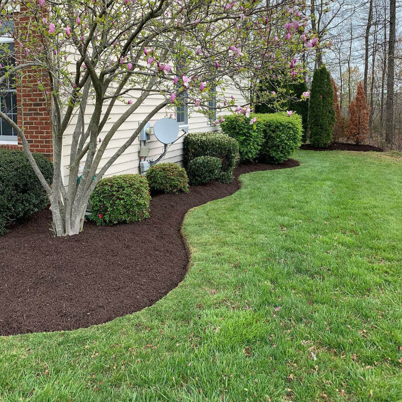 Mulching service in Plainfield, IL