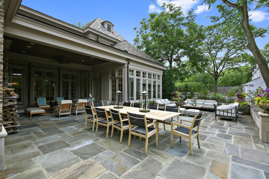 Patio and retaining wall in Oswego, IL